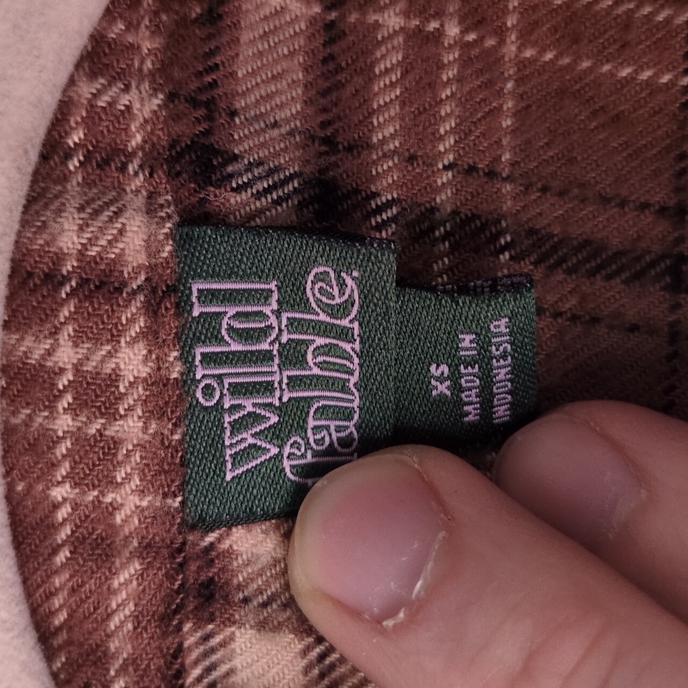 Wild Fable‎ Women's Brown Plaid Raw Hem Grunge Oversized Button Shirt Size XS - Picture 2 of 9